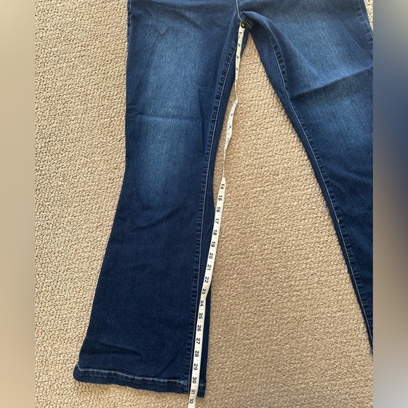 Everflex by Maurices Flare Jeans Pull On High Rise - Picture 12 of 13